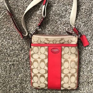Coach Canvas Signature Messenger Crossbody